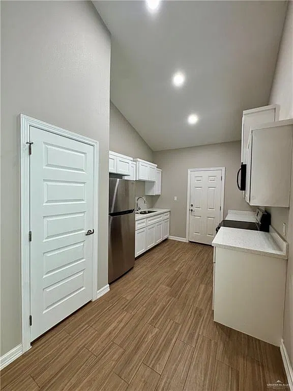 3 bed, 2.0 bath, 1020 sqft, $1,275 — Photo 4