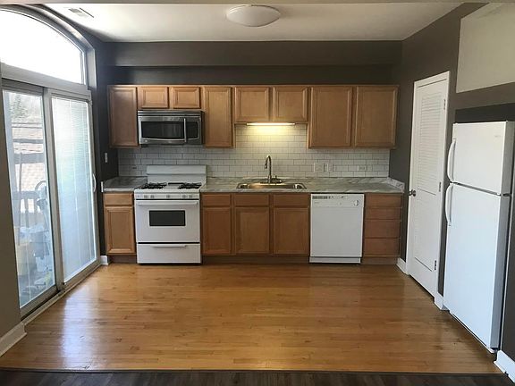 2nd image of 5206 N Sawyer Ave #1