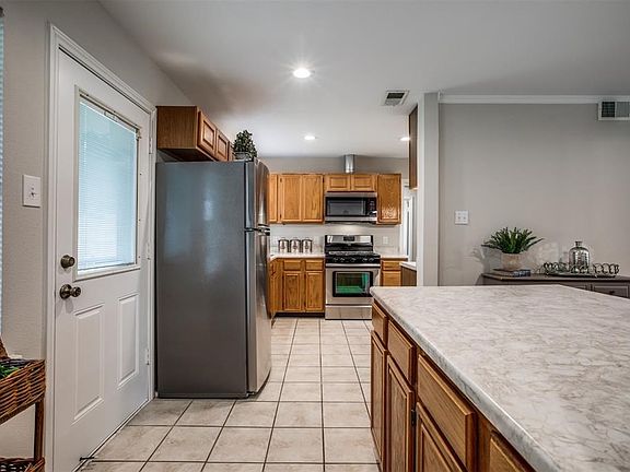 2nd image of 2321 Costa Mesa Dr