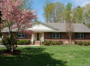 4120 Oxbridge Rd, North Chesterfield, VA 23236