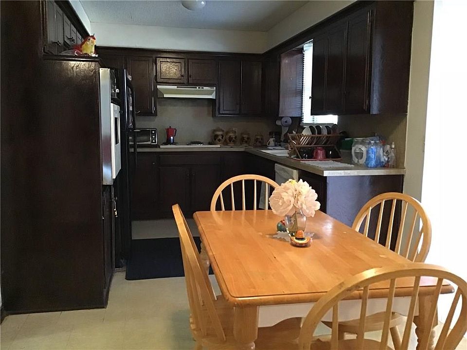 2nd image of 6713 Greenway Dr