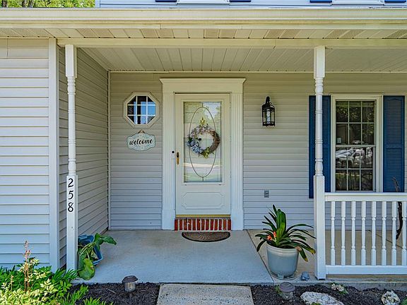 3rd image of 258 Degler Ave