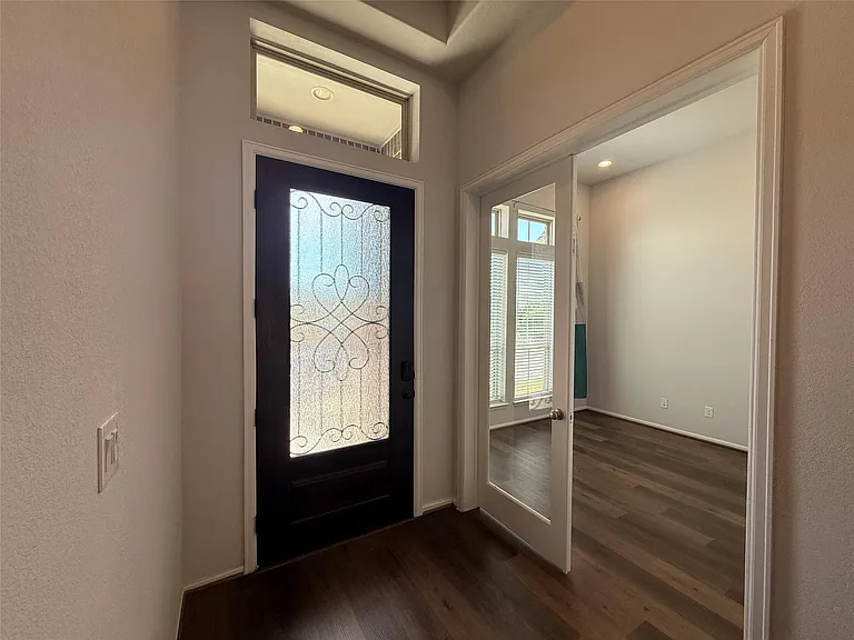 156 Santa Maria St — Photo 4