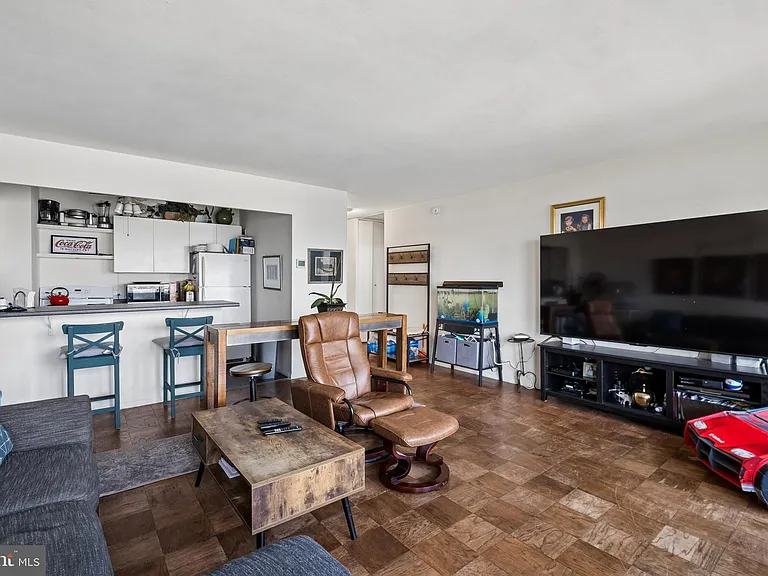 220 Locust St #23CS — Photo 2