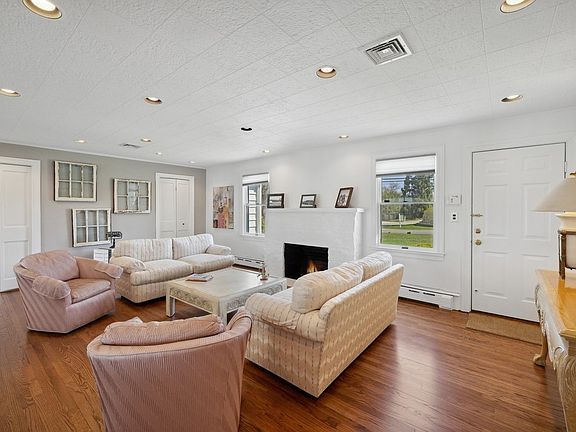 3rd image of 100 S Fairview Ave