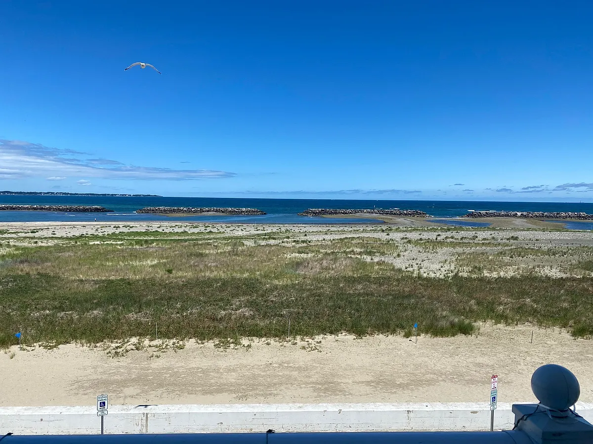 Photo 1 of 9 - 90 Winthrop Shore Dr #9 - Winthrop, MA Primary Photo - 90 Winthrop Shore Dr #9