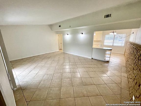 4th image of 711 Oblate Dr