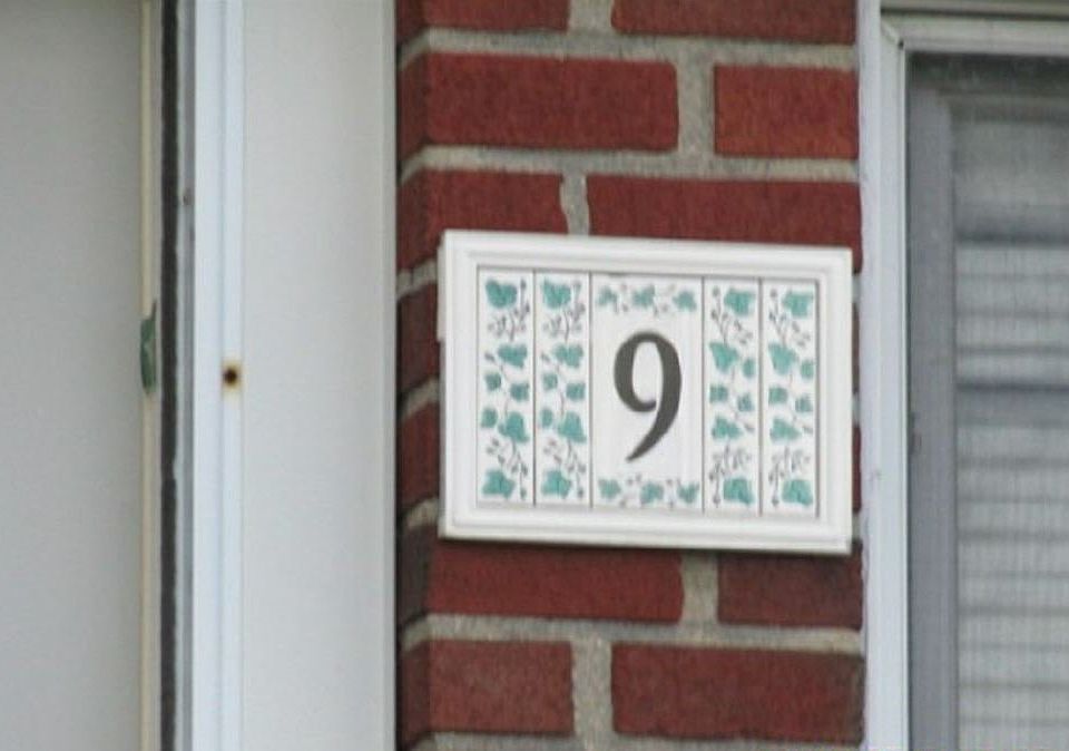 2nd image of 9 Ray St