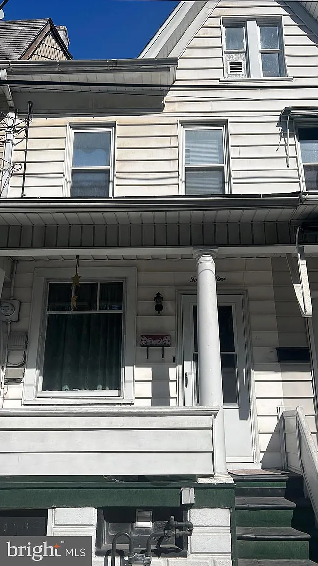 49 S Rock St photo 1
