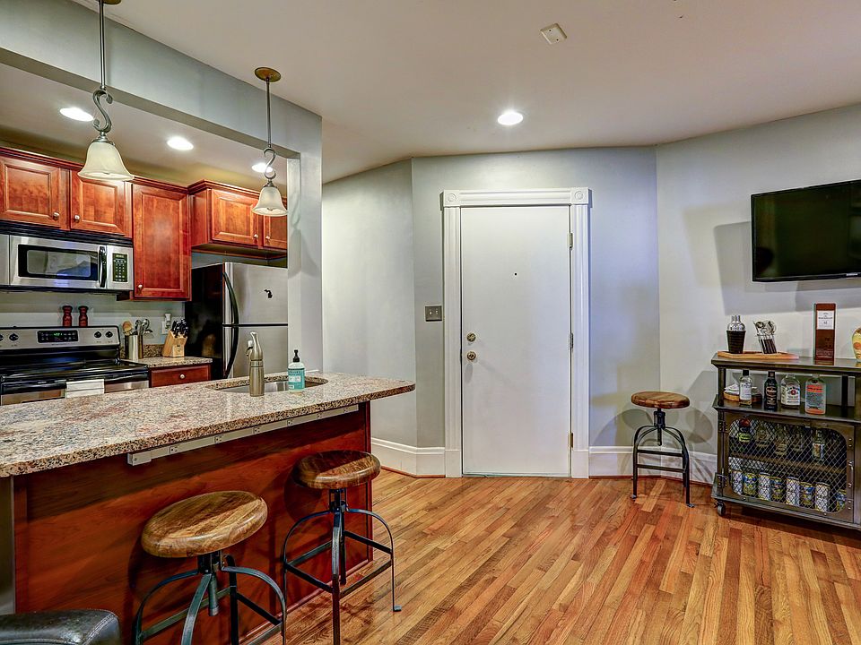1st image of 3020 Patterson Ave #U3