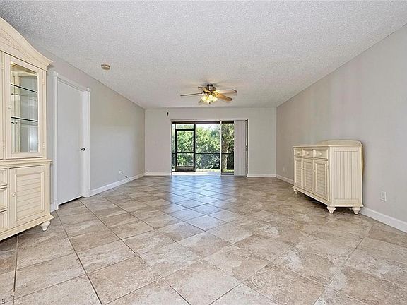 3rd image of 5705 Foxlake Dr APT 5