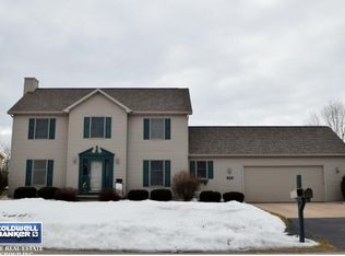 1345 W Woodstone Dr, Appleton, WI 54914