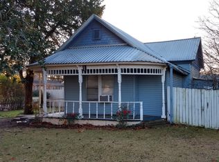 426 S Hill St, Pilot Point, TX 76258