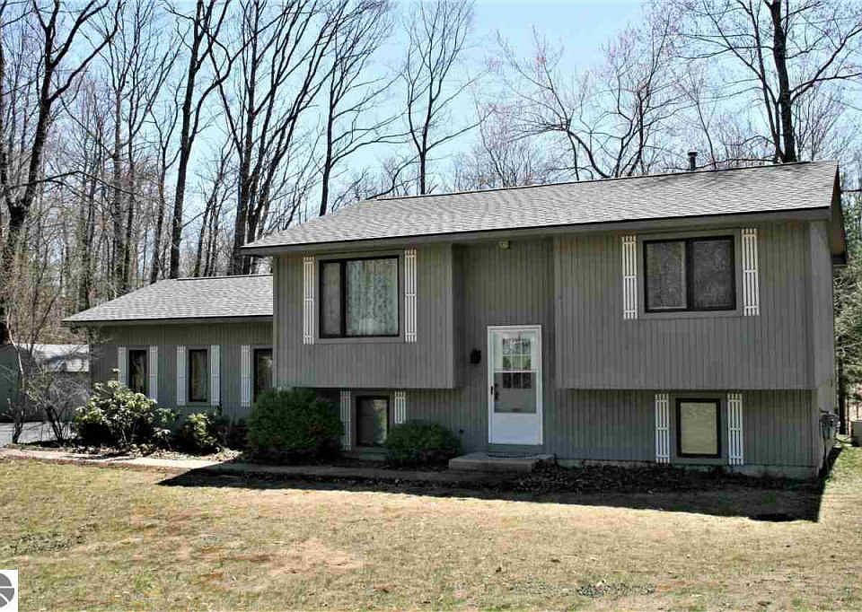 1st image of 9401 Amidon Dr