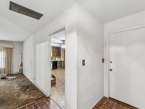 5th image of 3601 Oakhurst Dr