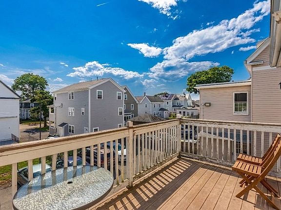 4th image of 251 Newport Ave