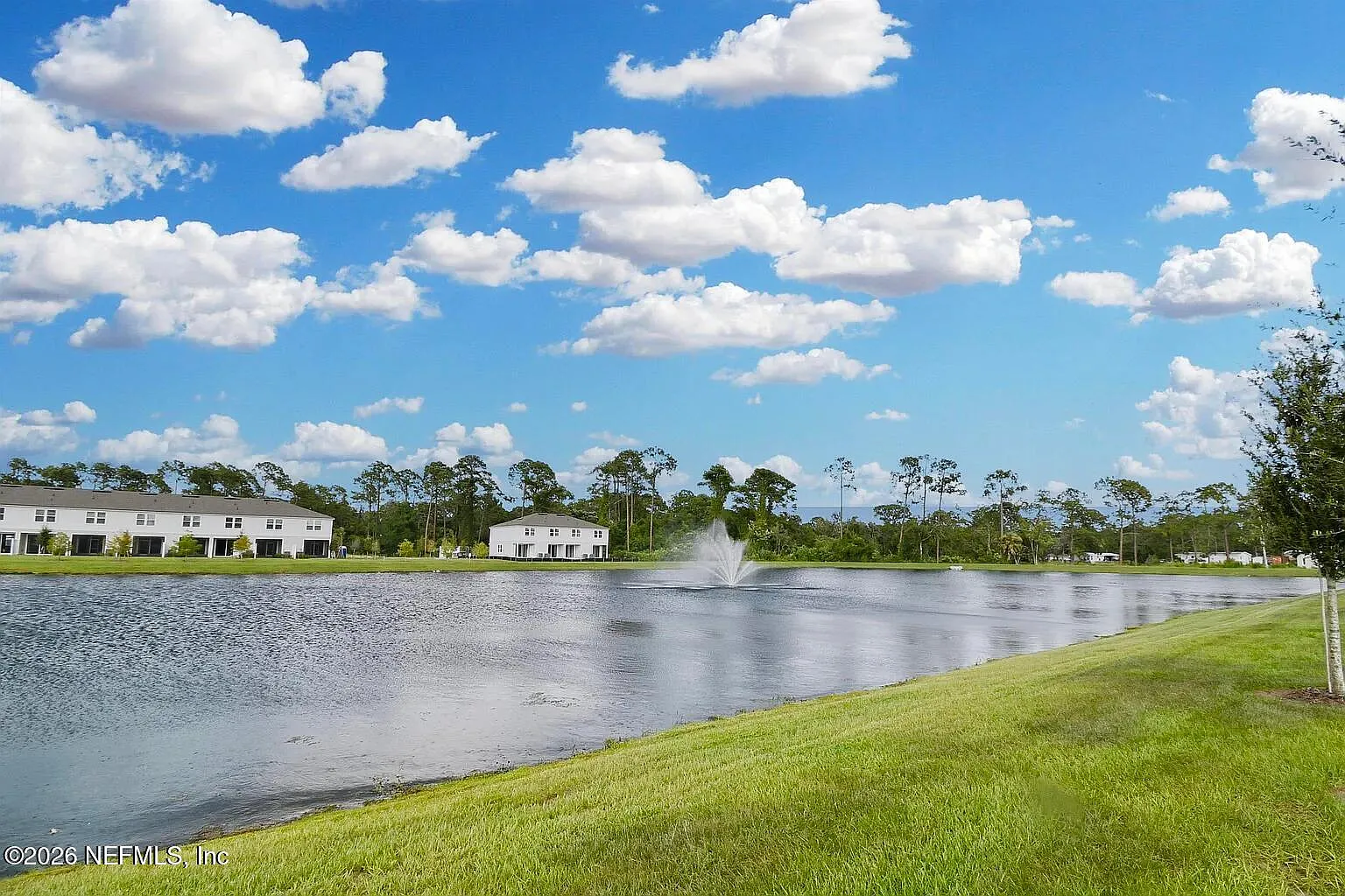 2 bed, 2.5 bath, 1109 sqft, $1,700 — Photo 3