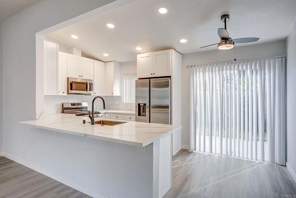 2 bed, 870 sqft, $2,499 — Photo 1