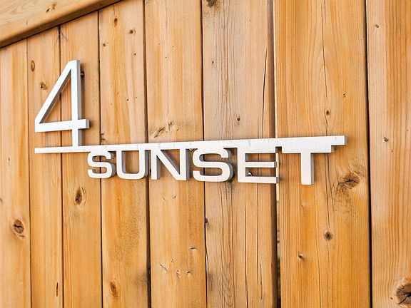 4th image of 4 Sunset Blvd