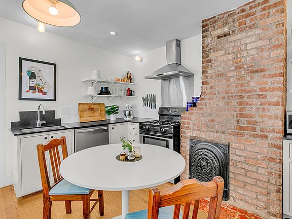 2nd image of 46 Ashe St