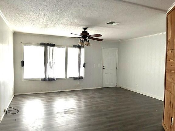 4th image of 1344 Oak Pond Cir