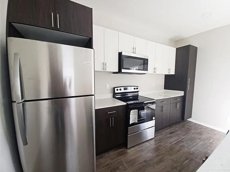 906 E Starr St #B — Photo 6