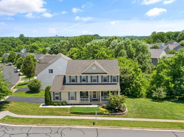 35501 Hudson St, Round Hill, VA 20141