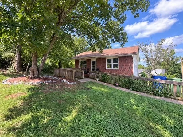 131 1/2 Wyatt St, Asheville, NC 28803