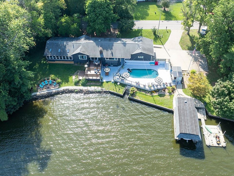 1st image of 92 Island Bay Ln