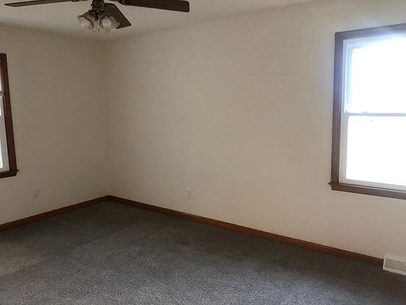 5th image of 16364 Dawn Blvd