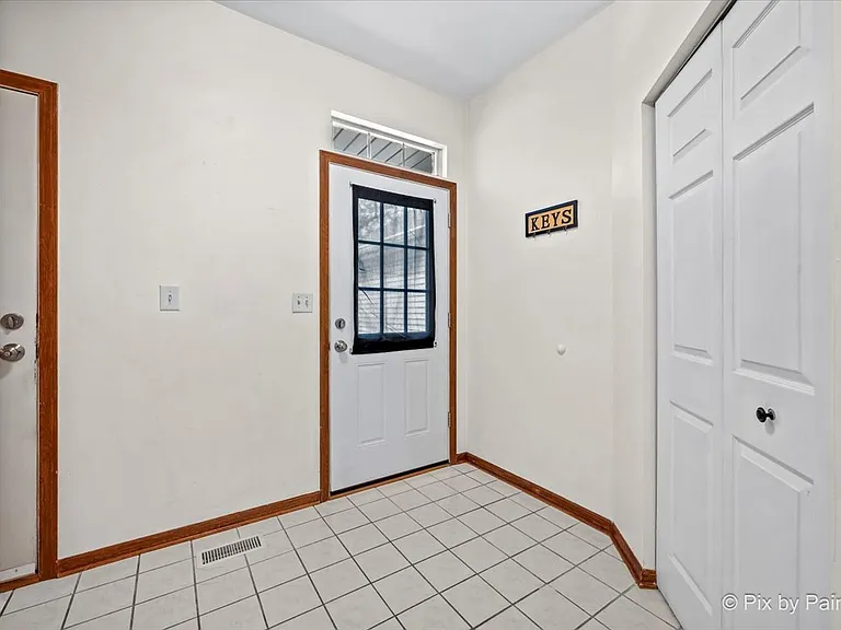 1462 Division Ct — Photo 3