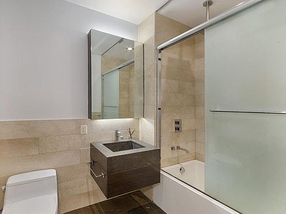 4th image of 140 W 22nd St #4E