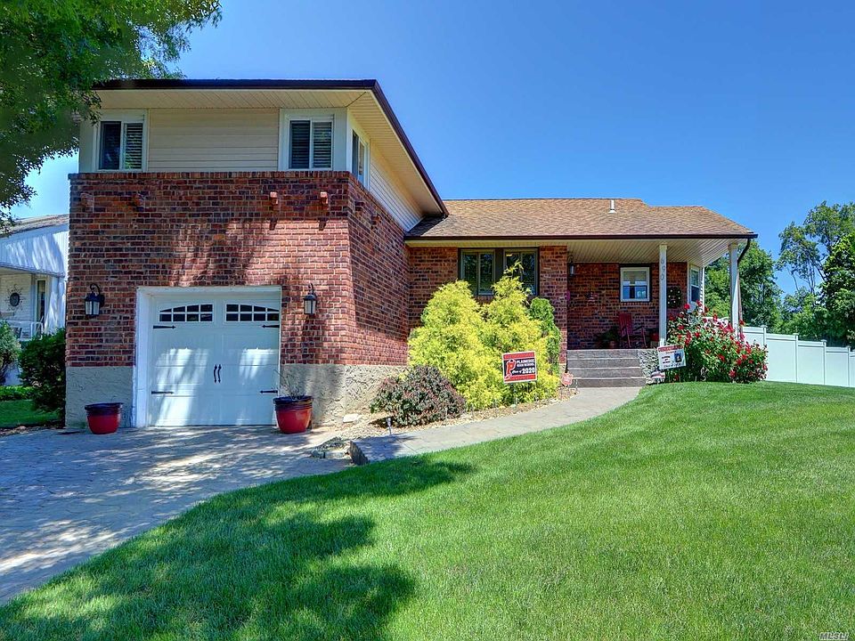 1st image of 690 Kildare Cres
