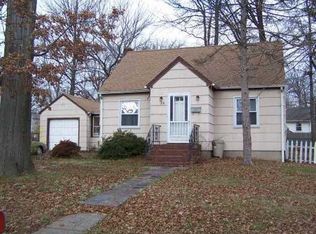 58 Coakley St, Iselin, NJ 08830