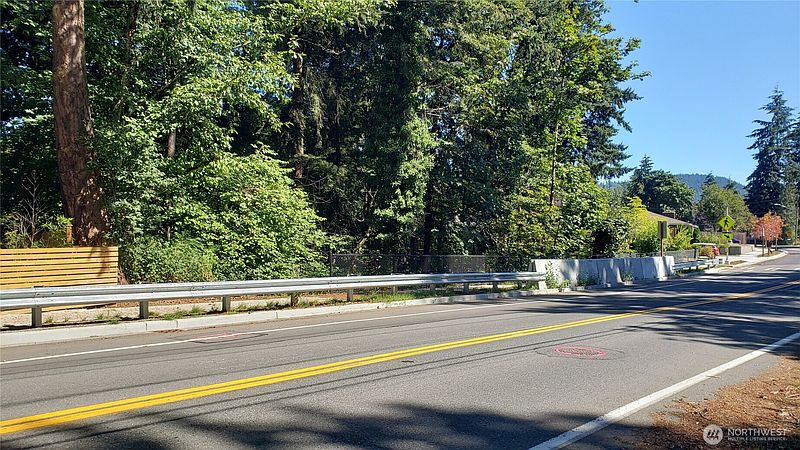 3rd image of 120 XX SE May Creek Park Drive