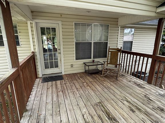 3rd image of 45 Stone Manor Dr