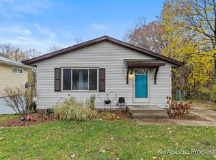 4153 Hillsdale Ave NE, Grand Rapids, MI 49525