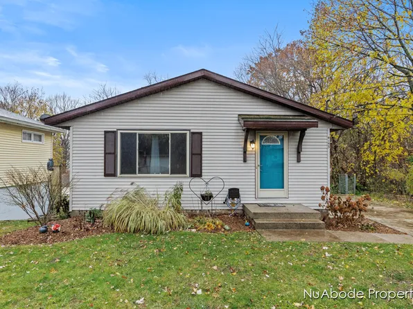 4153 Hillsdale Ave NE, Grand Rapids, MI 49525