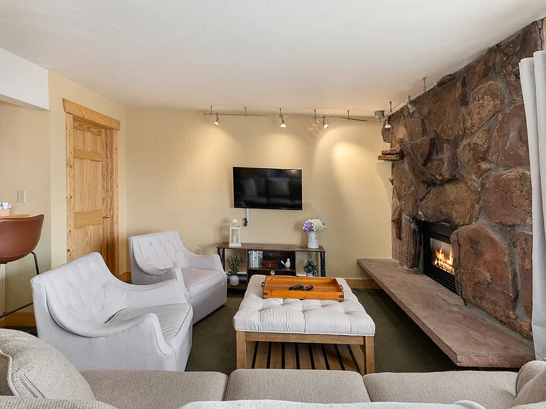 Gas Fireplace | Cozy Living Room | Smart Tv