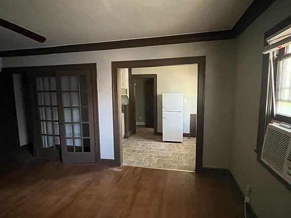 3rd image of 4448 Virginia Ave #11