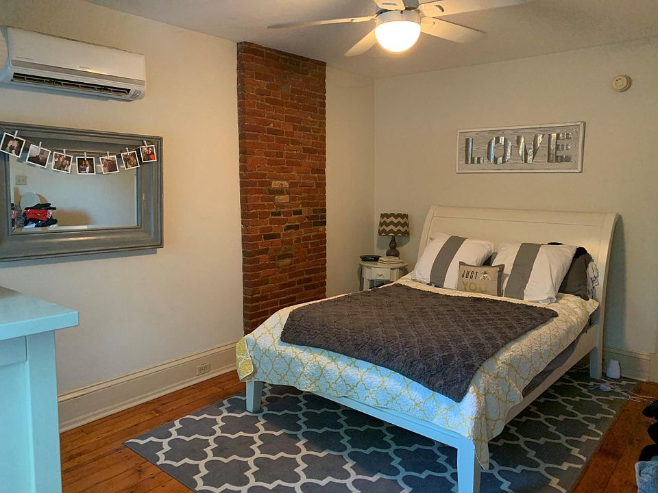 Large BR with large walk in closet