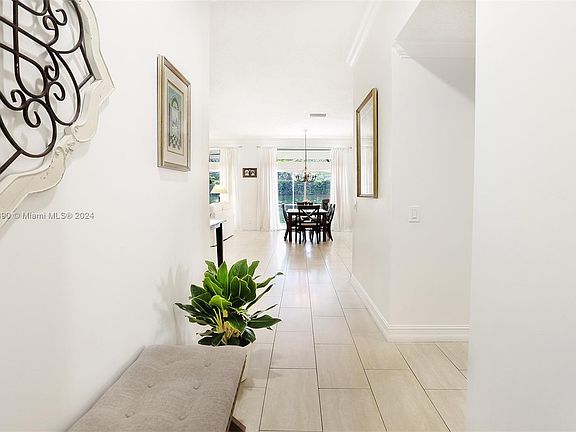 4th image of 4076 Staghorn Ln