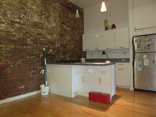 Rented by Rennit Inc. | media 37