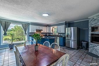 3rd image of 13148 Lakewood Dr
