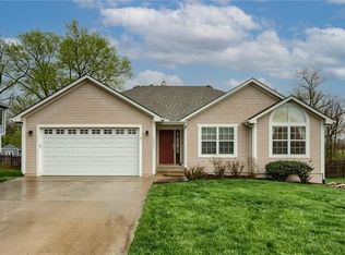 1201 Meadows Ln, Greenwood, MO 64034