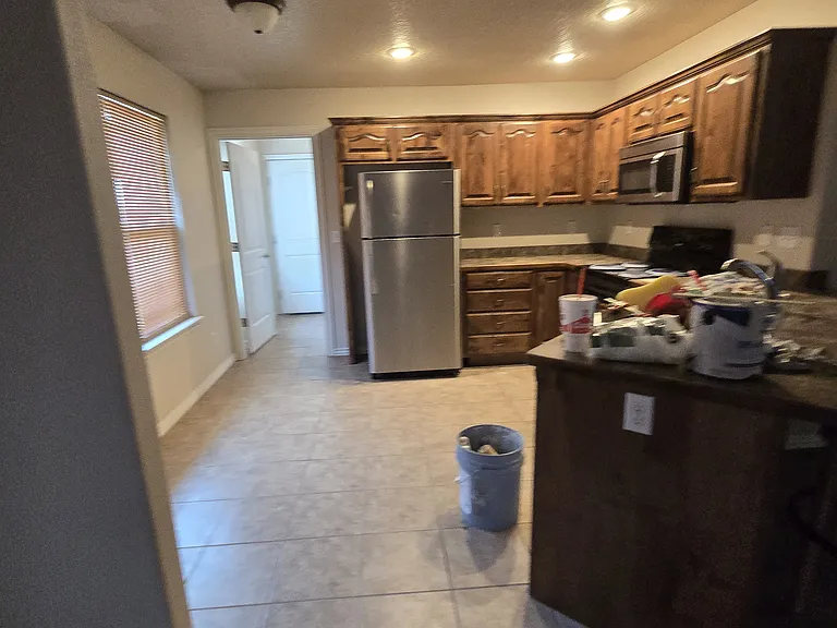 2524 Empire Ave — Photo 4