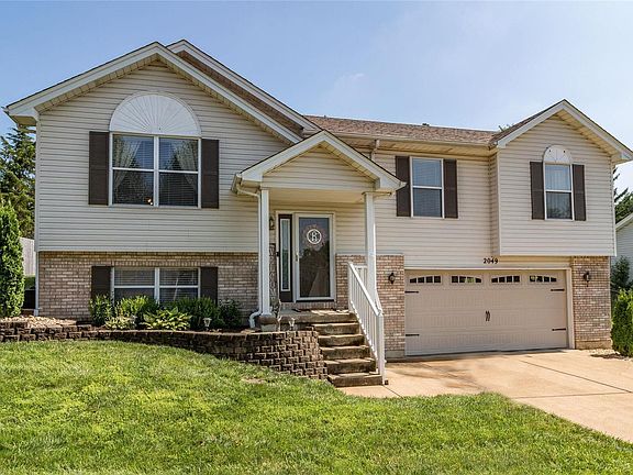 2nd image of 2049 Rosedale Ct