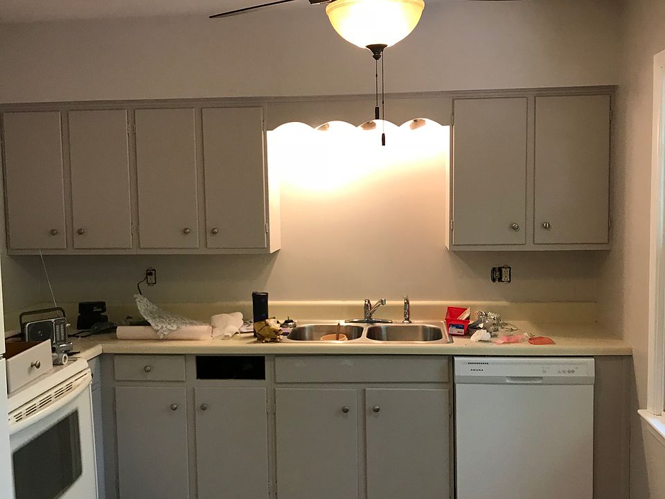 2nd image of 438 North St APT 12B