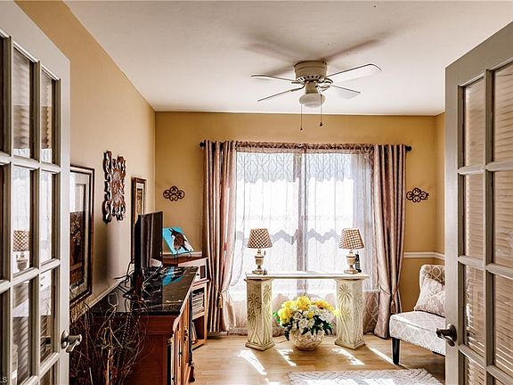 5th image of 13102 Regent Cir