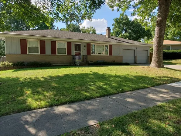 2904 Cheyenne Cir, Kansas City, MO 64116